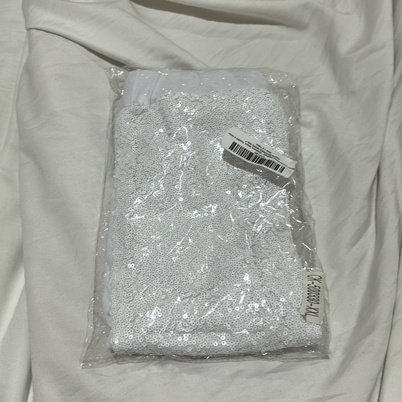 White sequined front leggings 7/8 new with tags stretchy elastic waist - Picture 7 of 8